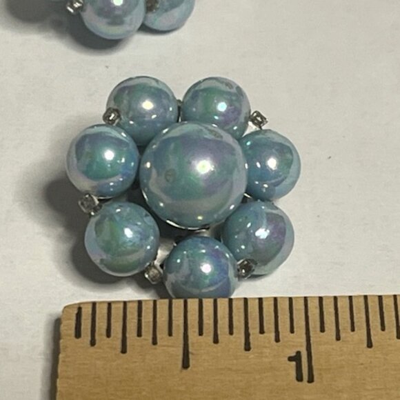 VTG Blue Faux Pearl Cluster Clip On Earrings Japan Silver Tone 1" - Picture 15 of 15